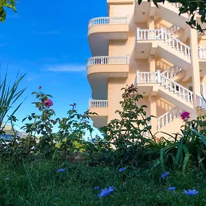Lumra Apartamento Lukovë