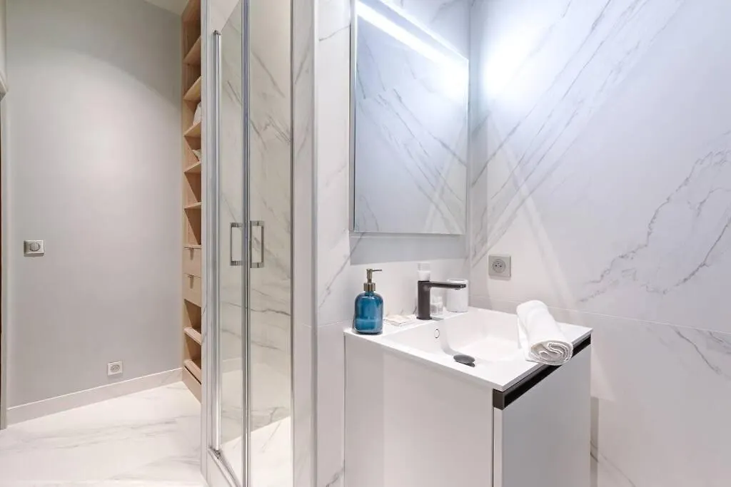 Champs Elysees Marbeuf Magnifique Appartement 4P Paris 0*,  France